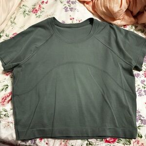 Swiftly Tech Cropped Short Sleeve